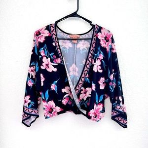 Flying Tomato Floral Top